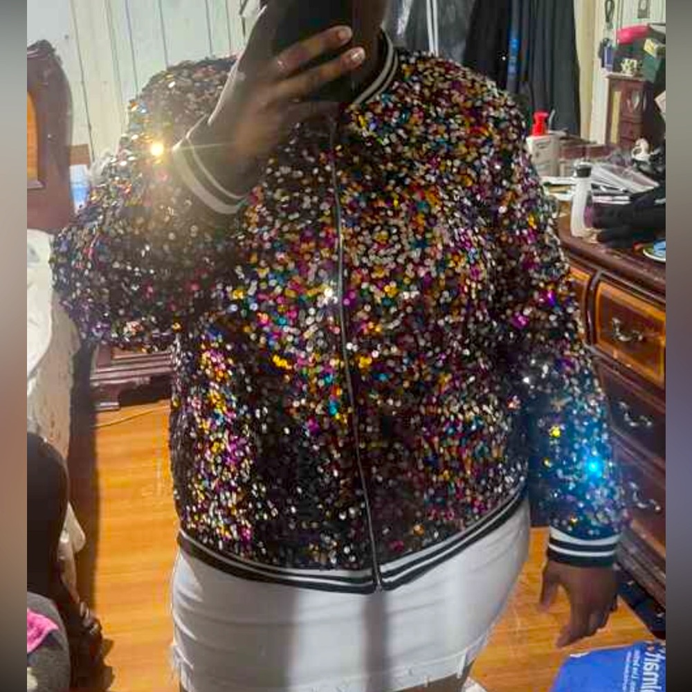 🪩 PLUS Sequin Jacket 🪩 - Picture 5 of 5